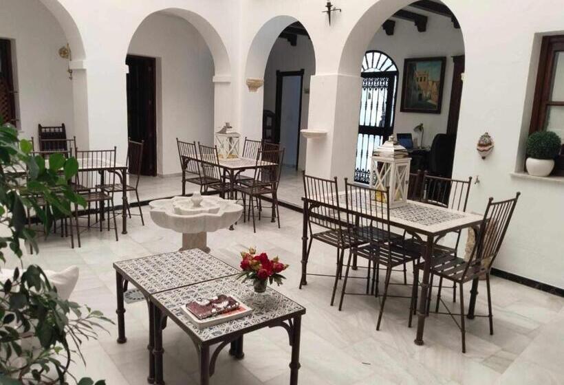 اتاق استاندارد با وان آب گرم, Hostel Mayflowers