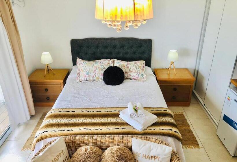 اتاق پریمیوم چهارنفره, Unique Hotel & Suites