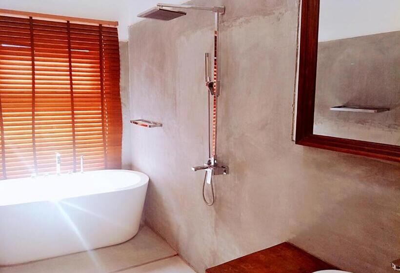 اتاق سه نفره دلوکس با چشم‌انداز دریا, Cardamon Hotel Nilaveli