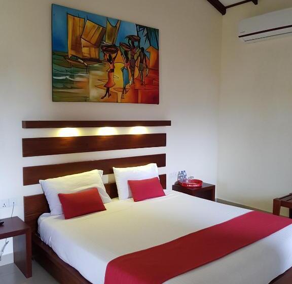 اتاق لوکس با بالکن, Sea Breeze Deluxe Inn