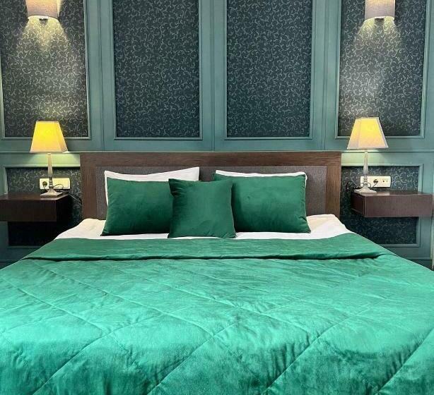可观山景的小型套房, Villa Blanc