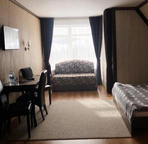 可观山景的小型套房, Villa Blanc
