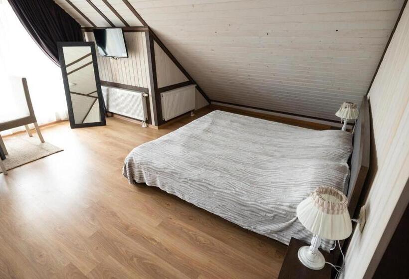 高级三人间, Villa Blanc