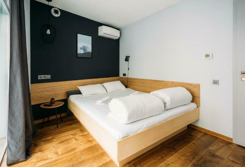 اتاق استاندارد با سرویس بهداشتی مشترک, Yard Hostel & Coffee