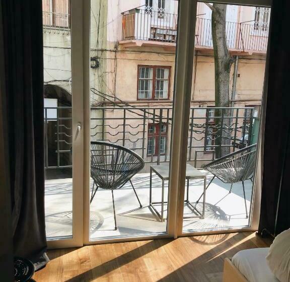اتاق استاندارد با سرویس بهداشتی مشترک, Yard Hostel & Coffee