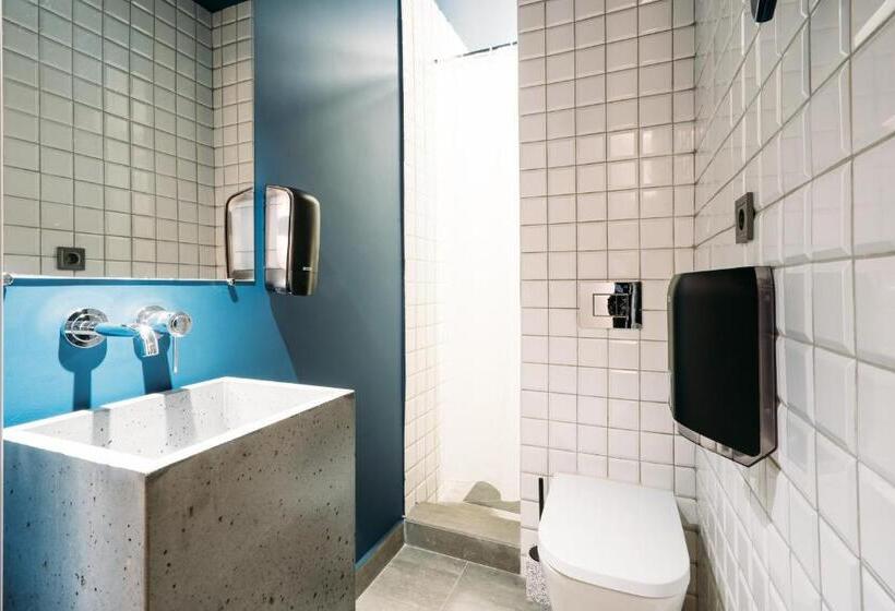 تختخواب در اتاق مشترک, Yard Hostel & Coffee