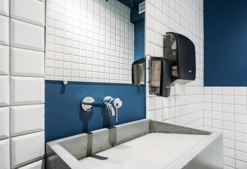 سرير فى غرفة مشتركه, Yard Hostel & Coffee