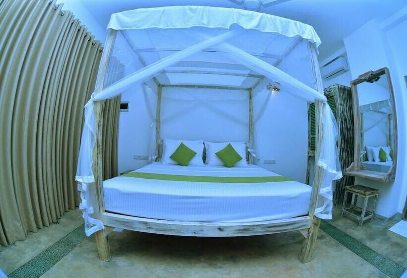 Deluxe Room, Aurora