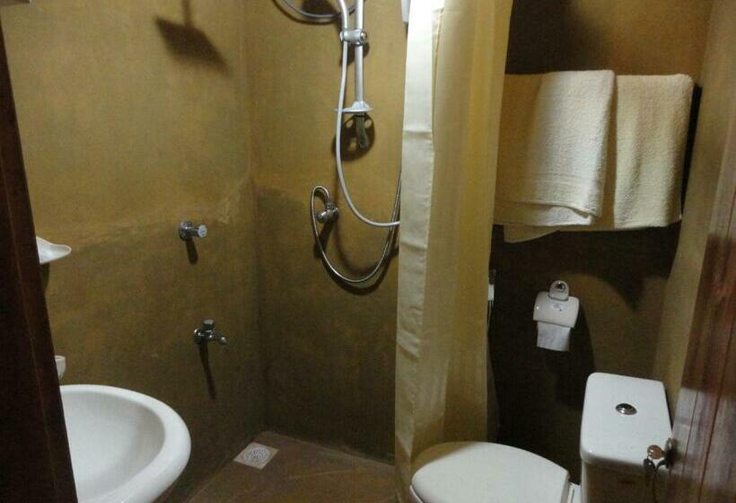 اتاق لوکس با بالکن, Inn On The Tree Eco Resort Sigiriya