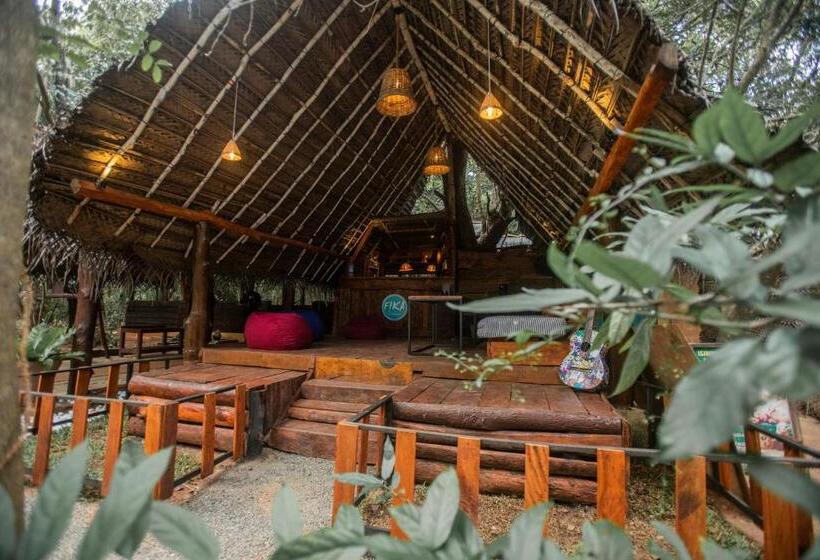 اتاق لوکس با بالکن, Inn On The Tree Eco Resort Sigiriya