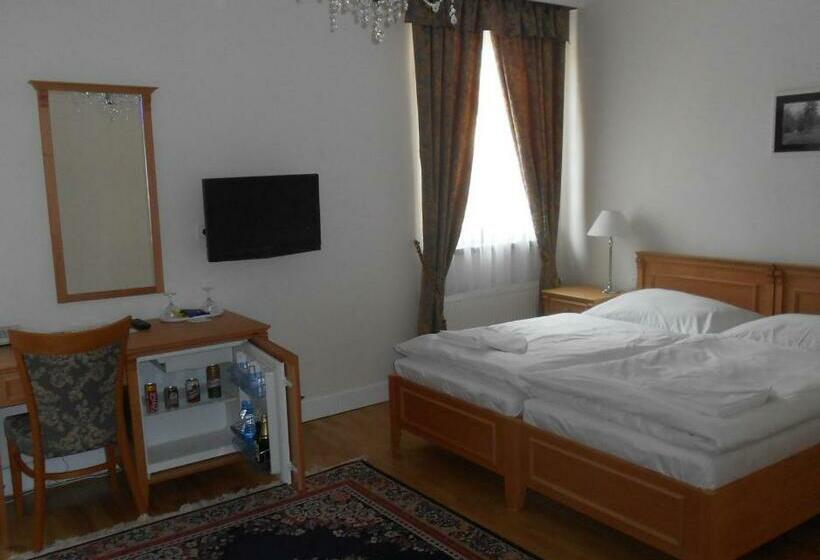 Номер Стандарт, Zamecky Hotel Lednice