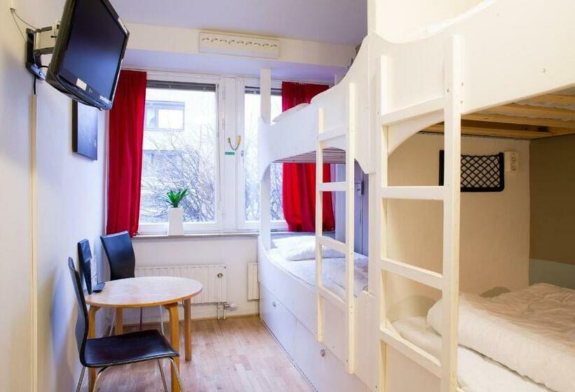 اتاق استاندارد چهارنفره با سرویس بهداشتی مشترک, Backpackers Göteborg