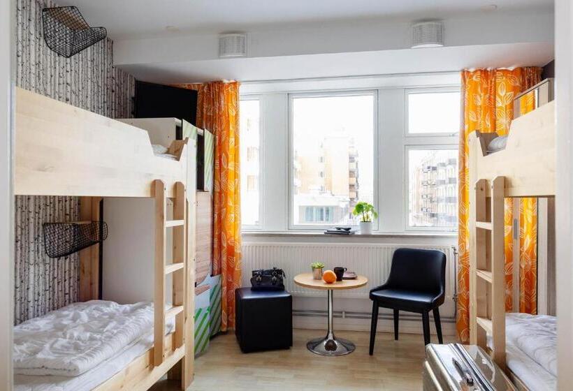 اتاق استاندارد چهارنفره با سرویس بهداشتی مشترک, Backpackers Göteborg