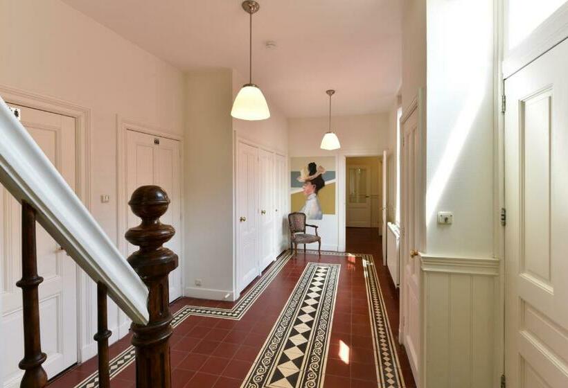 סטודיו סטנדרטי נוף לגינה, De Gravin