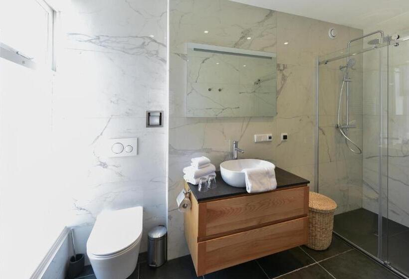 דירת חדר, De Gravin