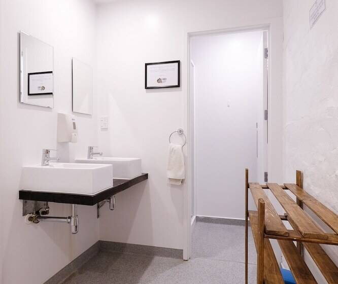 스탠다드 룸 공동 욕실, Haka House Auckland K Road