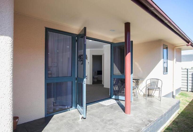 Семейные Апартаменты 3 Спальни, Asure Albert Park Motor Lodge