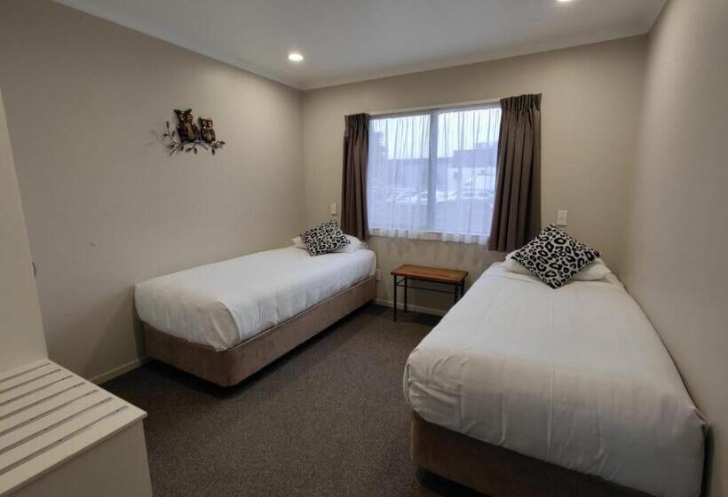 Семейные Апартаменты 3 Спальни, Asure Albert Park Motor Lodge