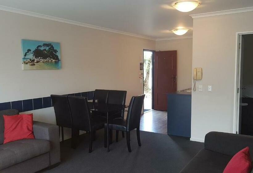 Apartamento 2 Dormitórios, Palm Court Motel