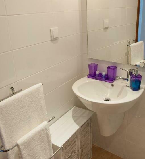اتاق استاندارد, Stork Hostel