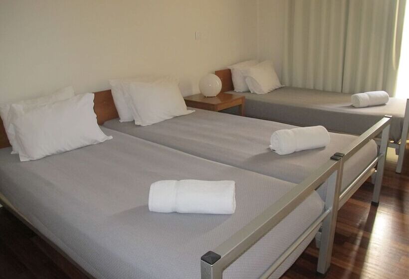 اتاق استاندارد سه نفره, Azores Youth Hostels   Sao Miguel