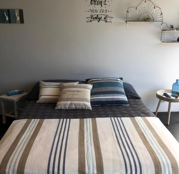 اتاق استاندارد سه تخته با بالکن, Morat Gaste Zimmer
