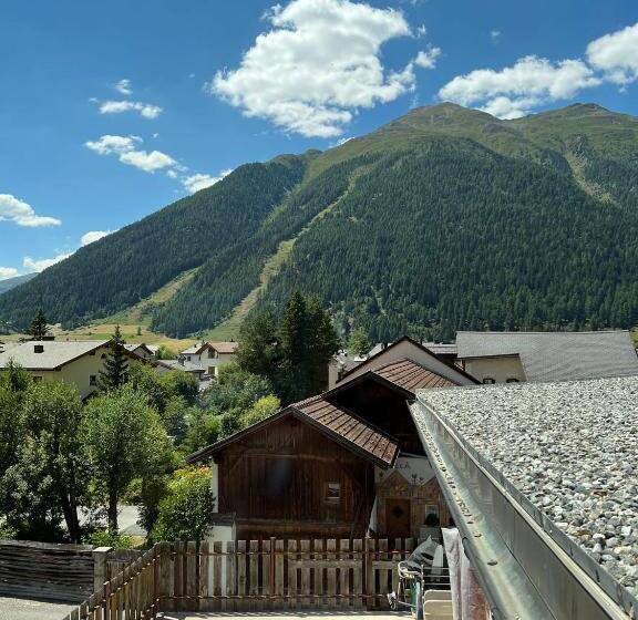 Номер Стандарт, Adler Garni