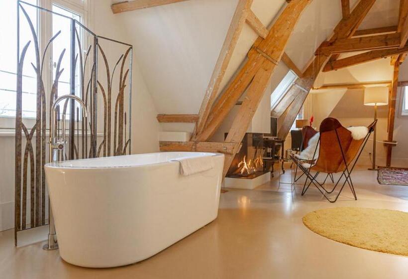 سوئیت با بالکن, Bossche Suites Stationsweg