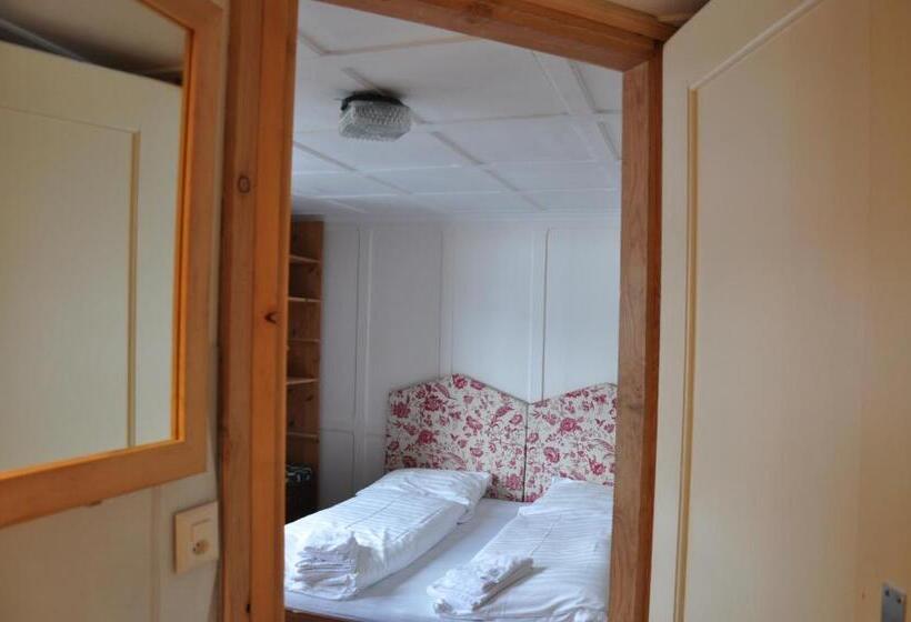 اتاق خانوادگی, Chalet Speciale   Hostel