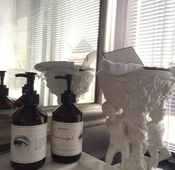 חדר קומפורט לשלושה, B&b Habitat