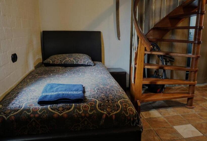 스탠다드 스튜디오, Hostel Kersenhof