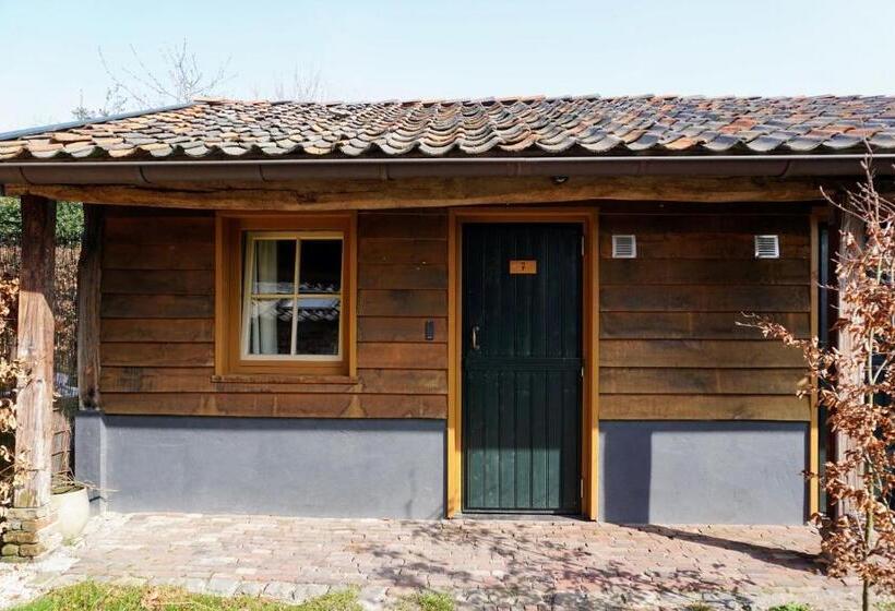 디럭스 스튜디오, Hostel Kersenhof