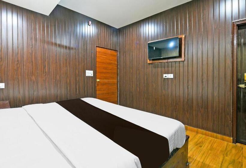 Quarto Triplo Clássico, O Lavish