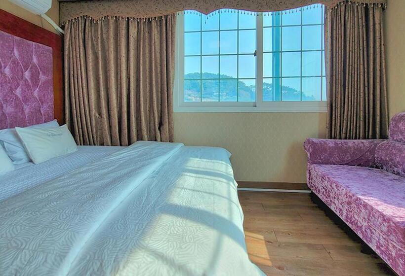 Номер Deluxe, Queen Motel