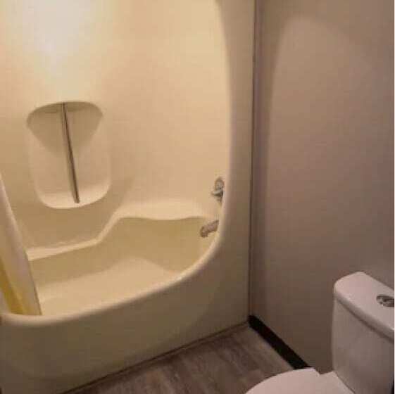 共用房间的床, Banff International Hostel
