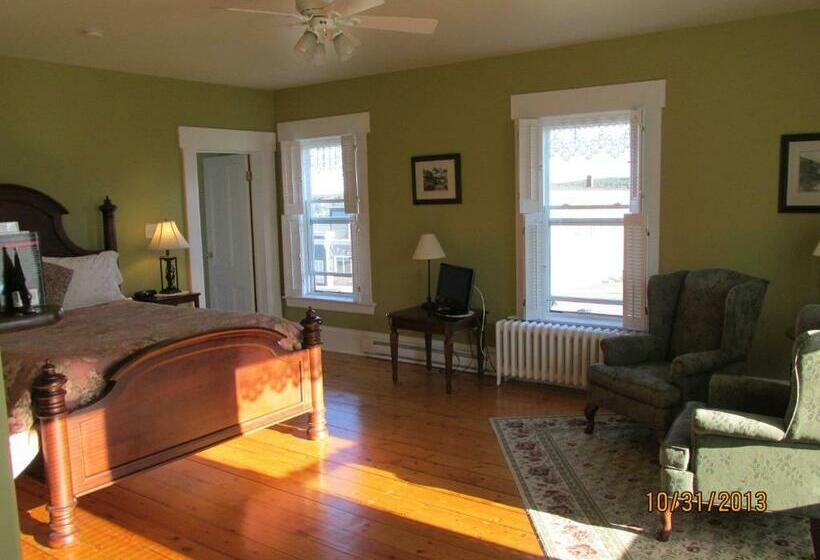 高级大房间, Louisbourg Heritage House