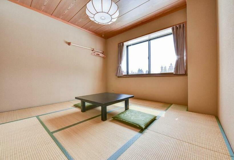 Quarto Quadruplo Estandar Banheiro Compartilhado, Kanoe