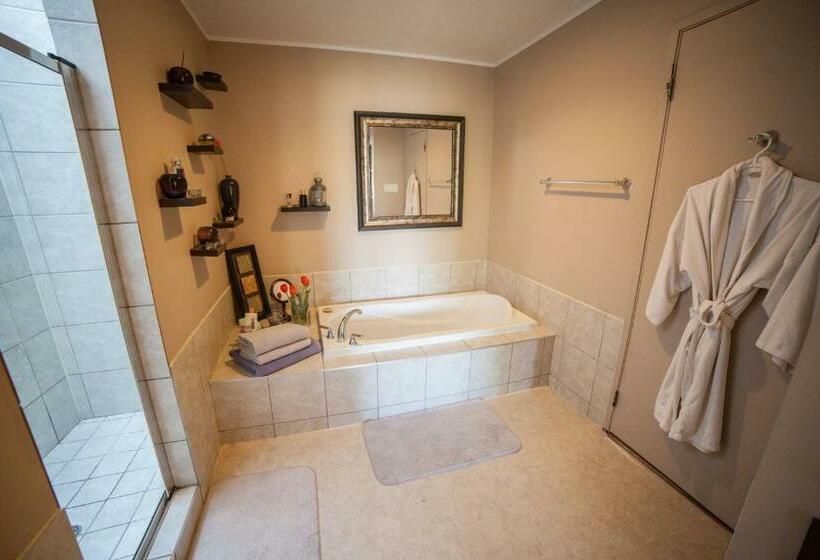 חדר דלוקס עם מיטת קינג, Tall Trees Bed & Breakfast