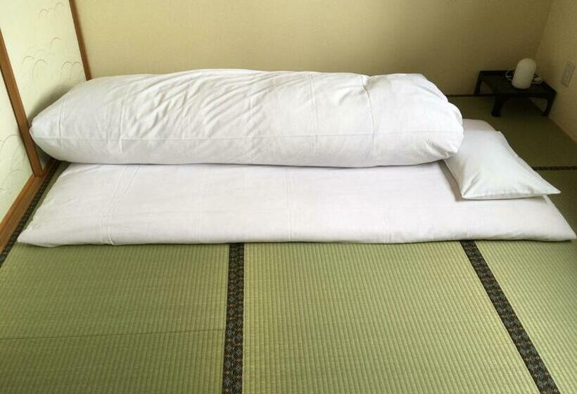 اتاق استاندارد با سرویس بهداشتی مشترک, Niseko Tabitsumugi Backpackers