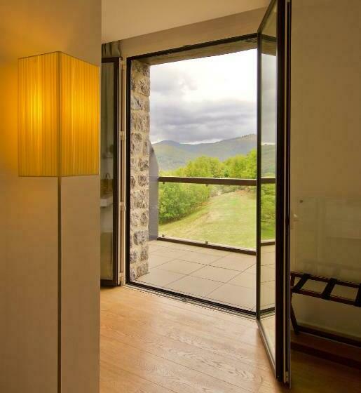 Habitación Deluxe Vista Montaña, Arantza Hotela  Adults Only