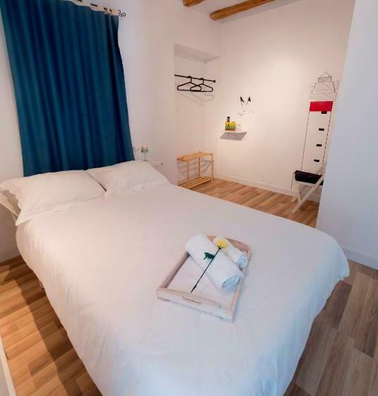 اتاق استاندارد سه نفره, Hostal Cling 43