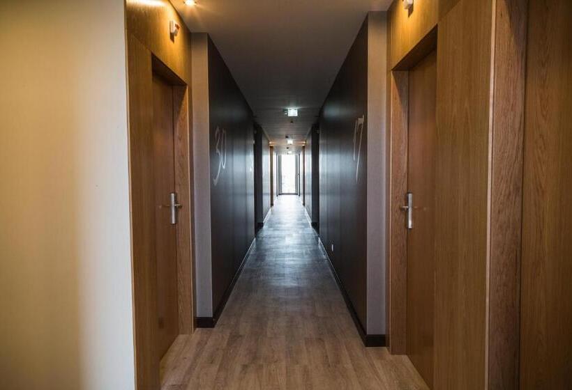 Номер Стандарт, La Posada De Roces