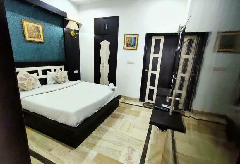 标准间, Laxman Resort By The Golden Taj Group &hotels