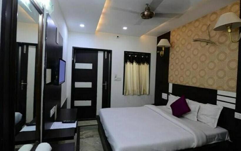 标准间, Laxman Resort By The Golden Taj Group &hotels
