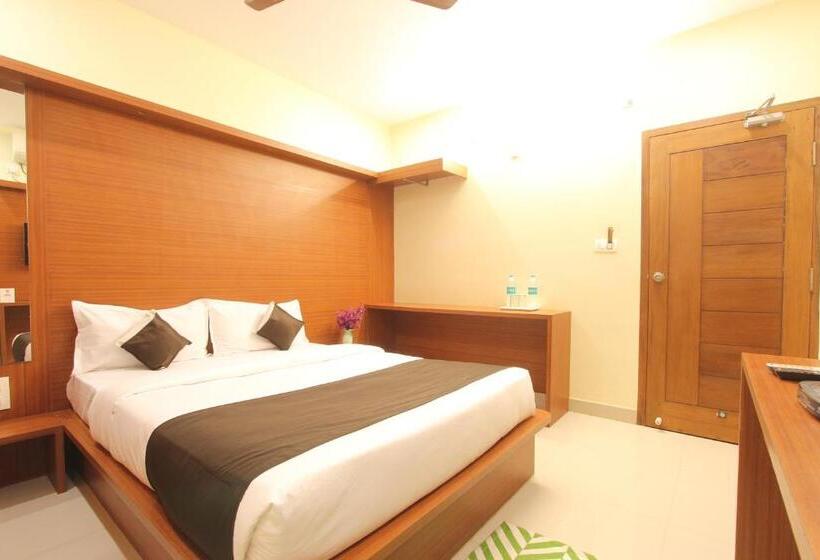 Номер Superior, The Grand Inn Mysore
