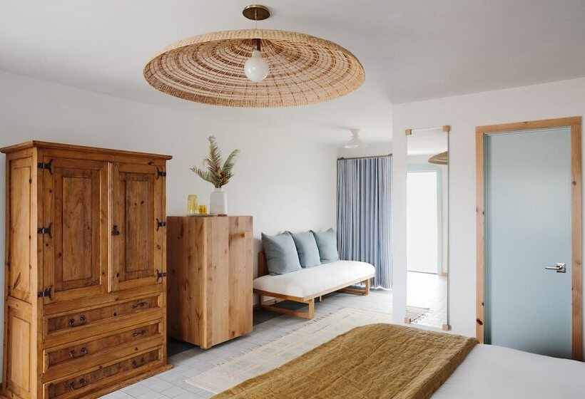 Номер Стандарт, Daunts Albatross Motel