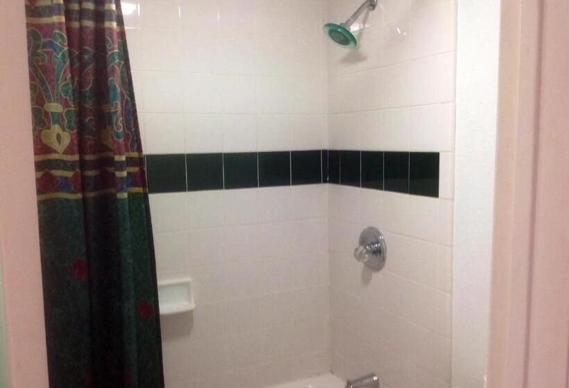 带2个双人床的标准工作室, Hamilton Inn