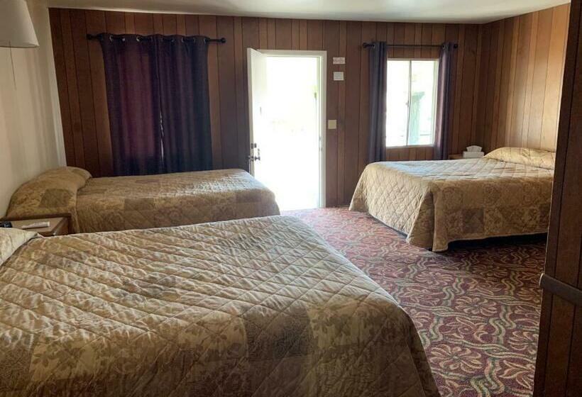 Номер Стандарт Трехместный, El Portal Motel