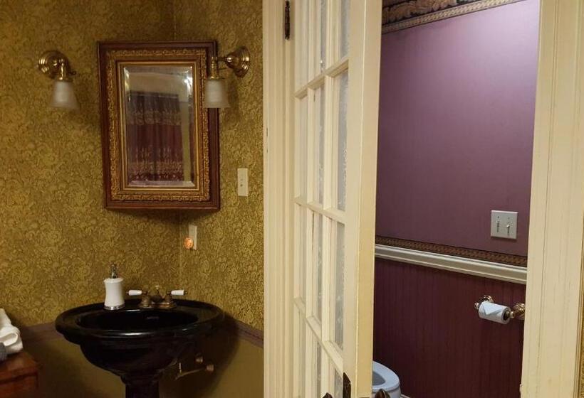 Номер Стандарт, Holidae House Bed & Breakfast