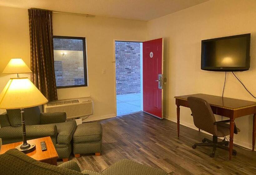 جناح غرفتين نوم, Traveler's Place Inn & Suites